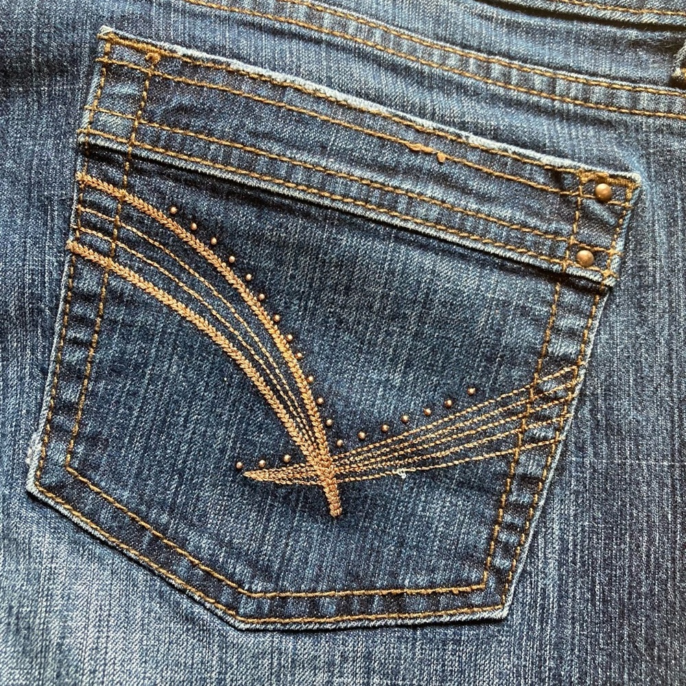 Women’s (W:33) Dark-Wash Flare Jean